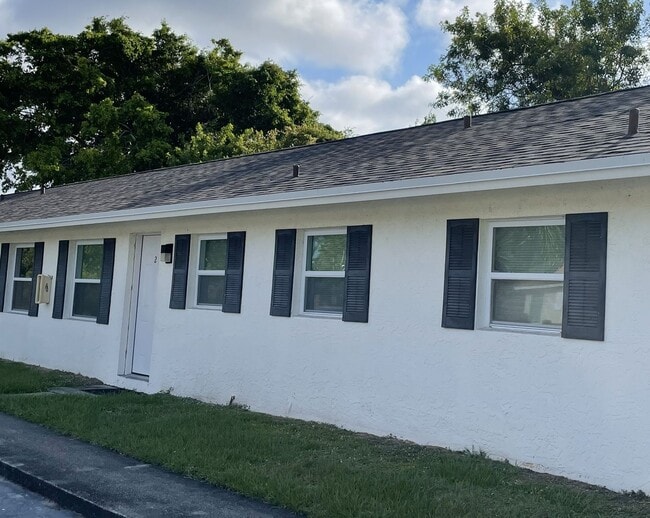 Vero Beach 2 Bedroom 1 Bath - Vero Beach 2 Bedroom 1 Bath Apartment