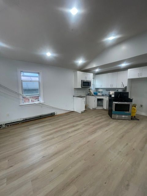 Building Photo - 1754 Hammersley Ave