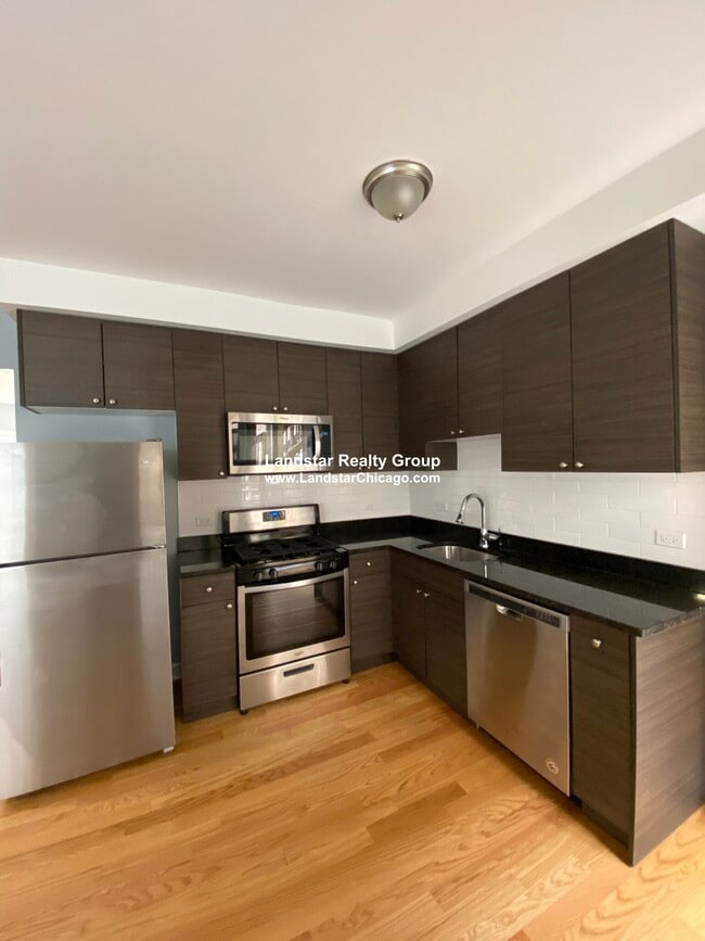 Foto del edificio - 1645 W Pratt Blvd