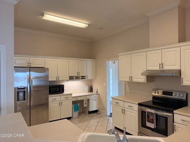 Building Photo - 2516 Country Club Dr