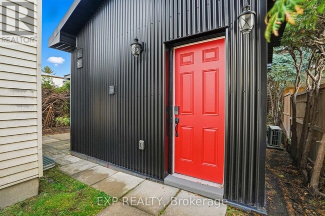 Building Photo - 51 Raftus Square
