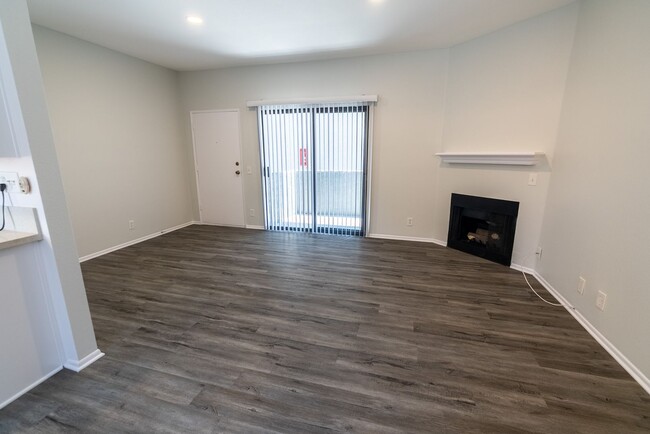 Foto del interior - 701 N Hollywood Way