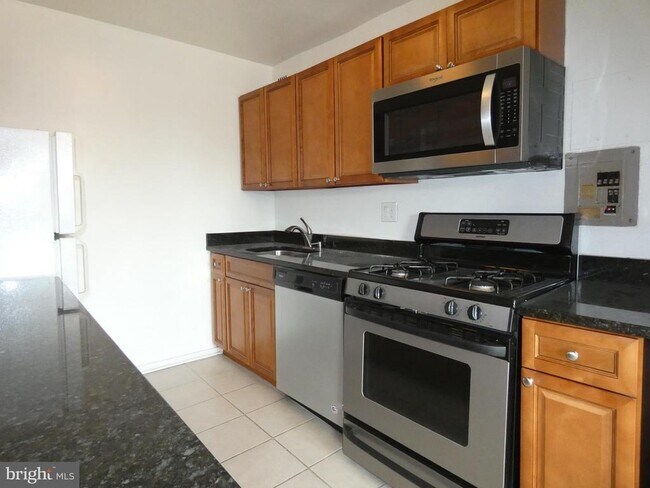 Foto del edificio - 1300 S Arlington Ridge Rd