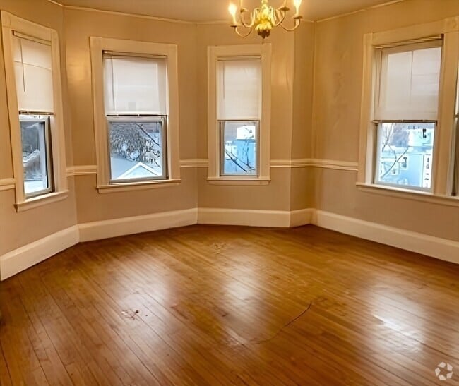 Building Photo - 68 Boylston St