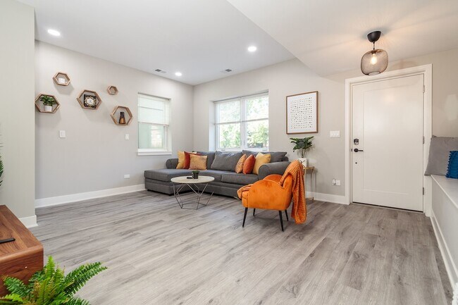 Foto del edificio - 7205 S Ridgeland Ave