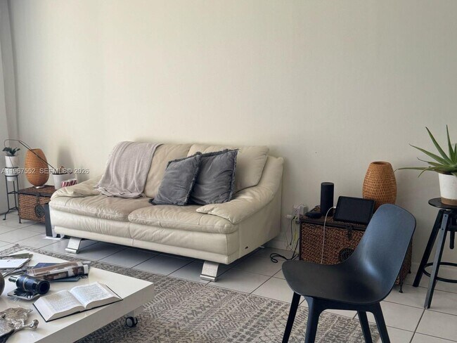 Foto del edificio - 18151 NE 31st Ct