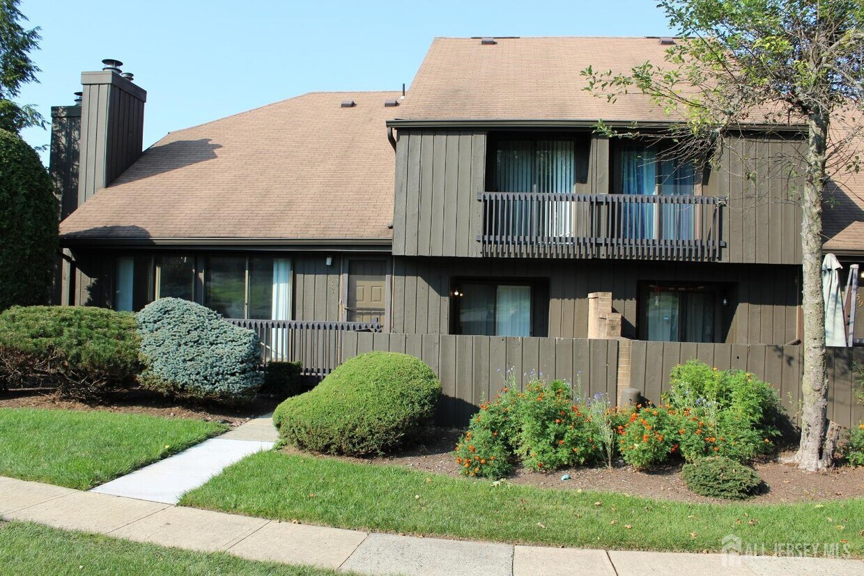 Foto principal - 157 Westgate Dr