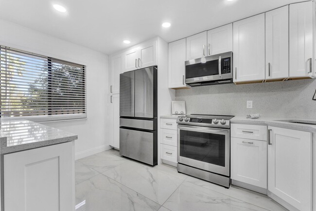 Building Photo - 14476 Amberly Ln