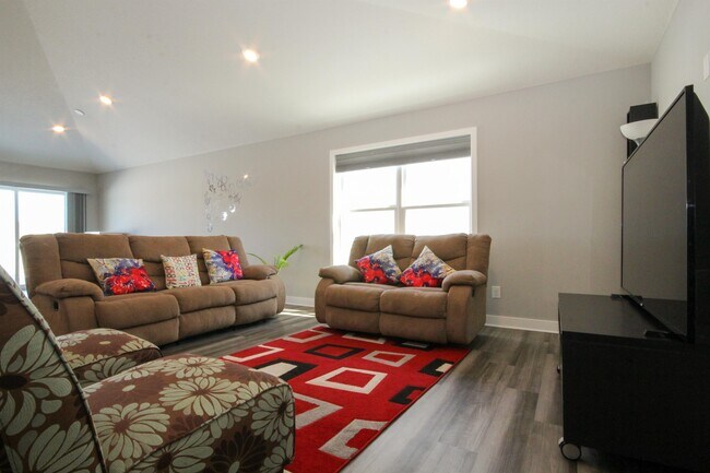 Foto del edificio - 1447 Arthur Ct