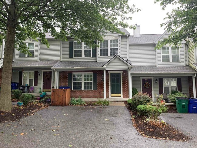 Foto del edificio - 3 Bedroom 3.5 Bath Townhouse