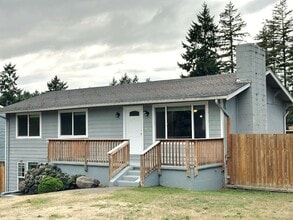 Building Photo - 5018 66th Ave Ct W