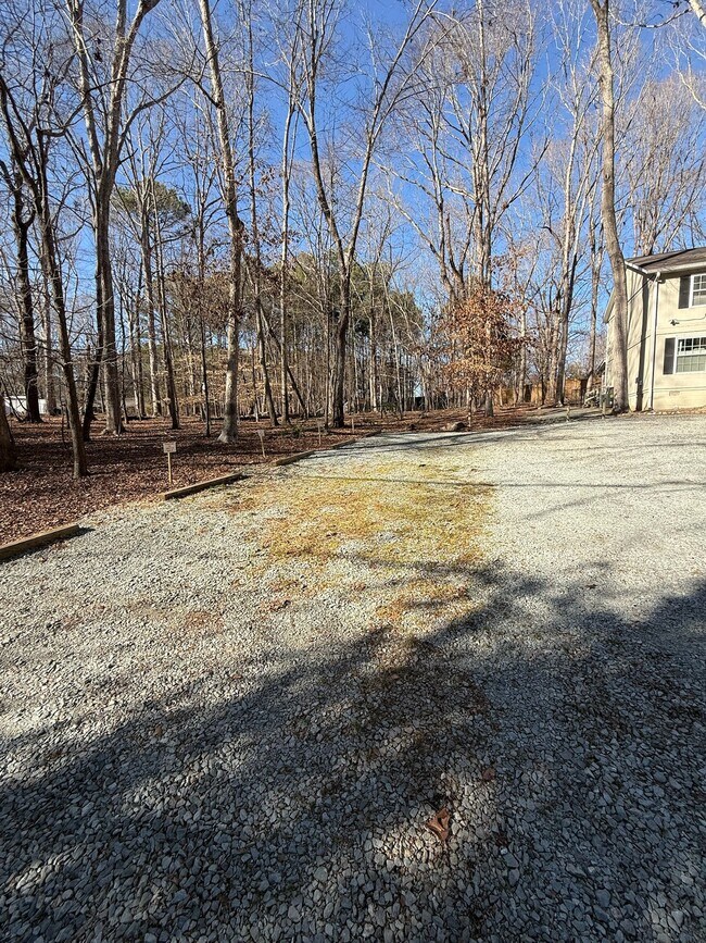 Foto del edificio - 925 Shady Lawn Rd