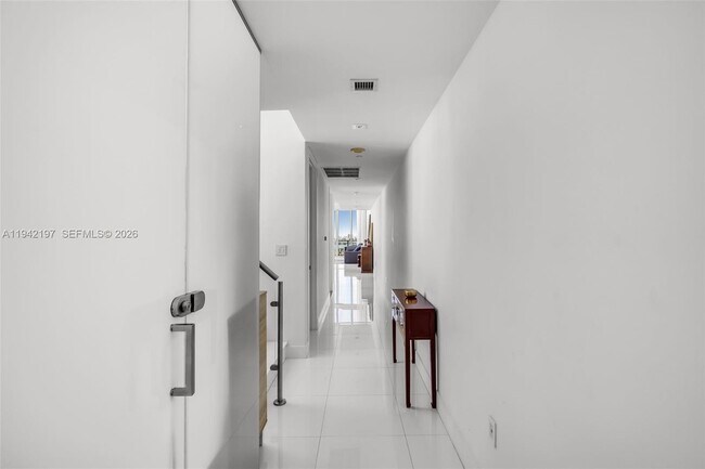 Foto del edificio - 1100 Biscayne Blvd
