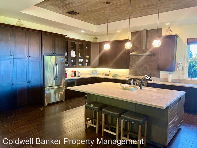 Building Photo - 4 br, 3.5 bath House - 4800 Lower Honoapii...