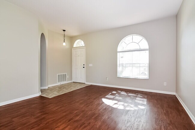 Building Photo - 9252 Zincoe Ln