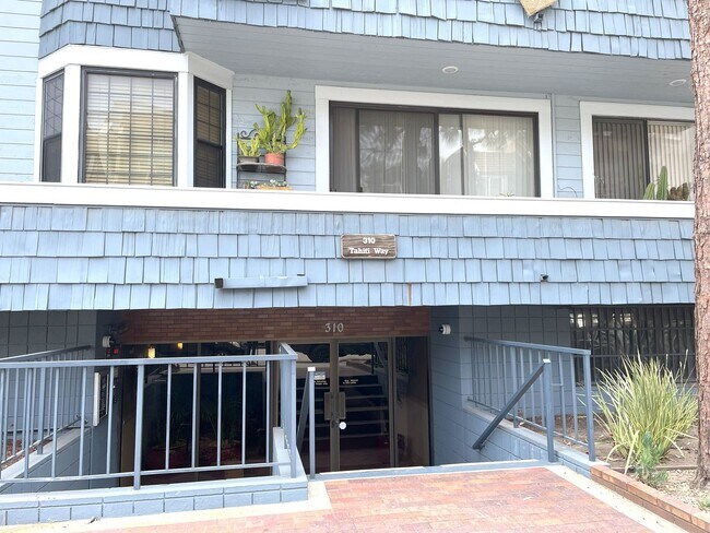 Building Photo - MARINA DEL REY 2 BED + OFFICE/BONUS ROOM, ...