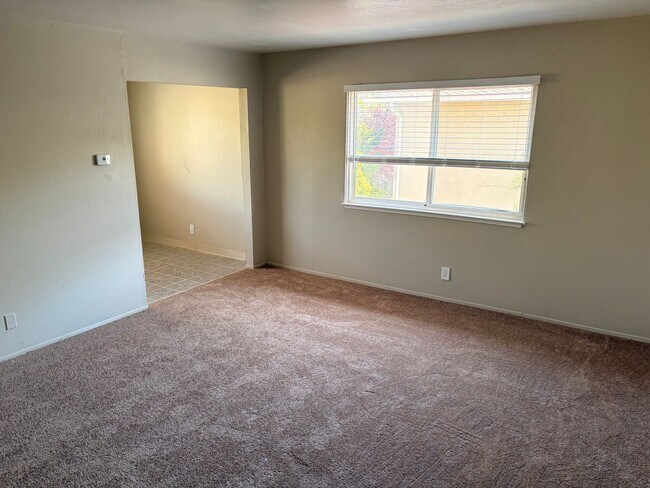 Foto del edificio - 5635 Hoffman Ct