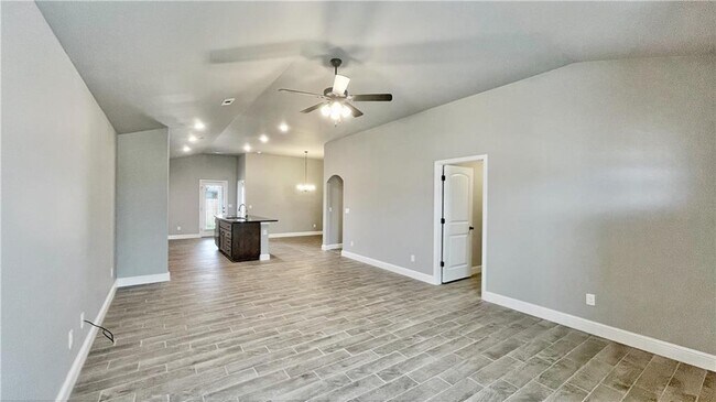 Building Photo - 212 Post Oak