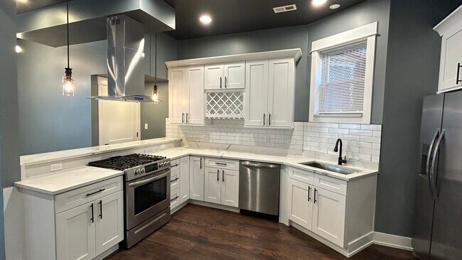 Building Photo - 2103 S Christiana Ave