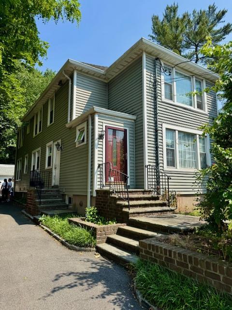 Primary Photo - 89 Glen Cove Ave