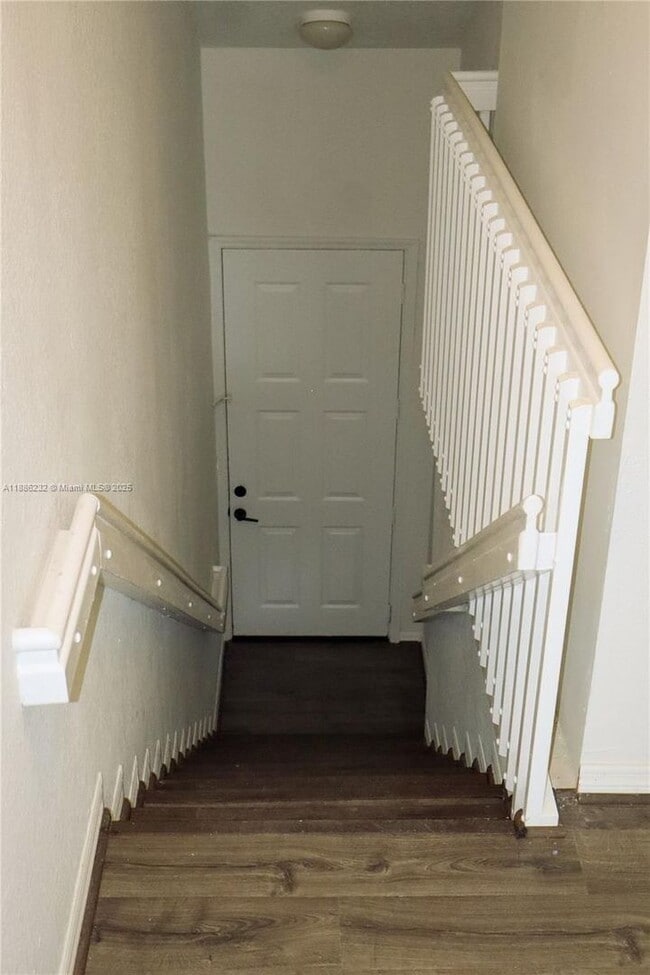 Building Photo - 711 SW 148th Ave