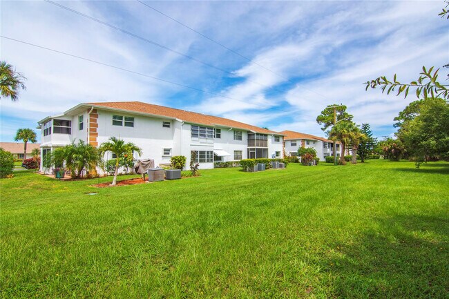 Foto del edificio - 1217 S Lakes End Dr