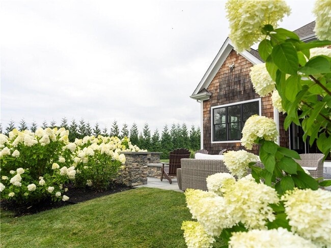 Building Photo - 207 Cornelius Dr