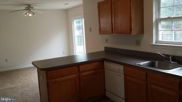 Building Photo - 212 Northdown Dr