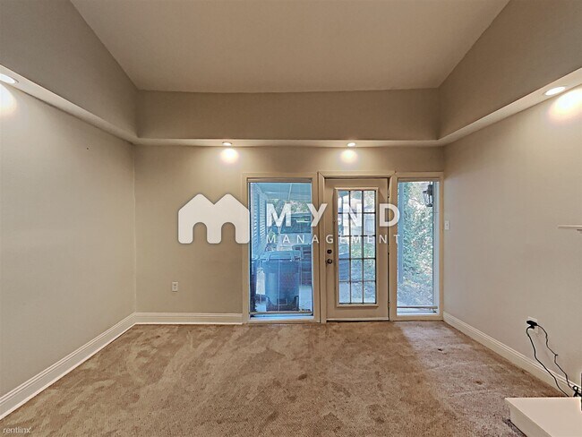 Building Photo - 4 br, 3 bath House - 5024 Calmont Ave