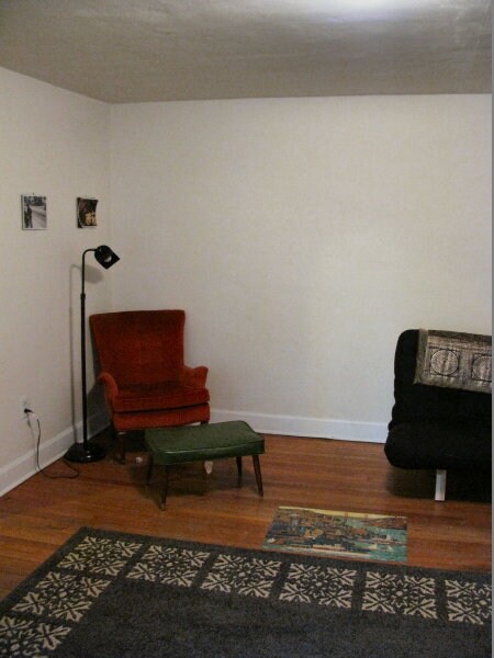 Foto del edificio - 104 S Grove St