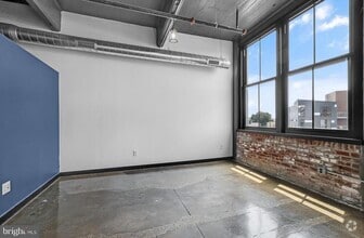 Building Photo - 1701 Tulip St