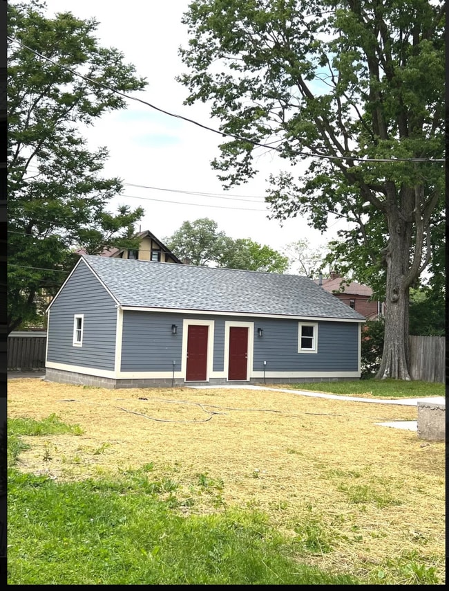 Building Photo - 958 Woodruff Place Middle Dr