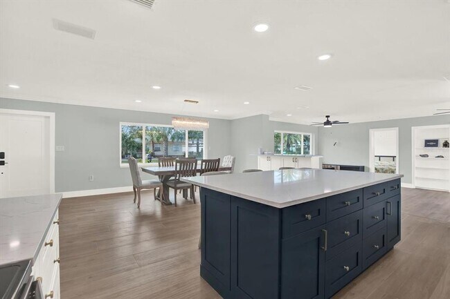 Foto del edificio - 8001 Gulf Blvd