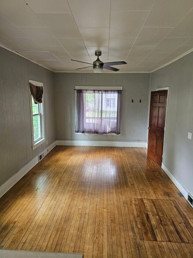 Foto principal - 610 Mill St