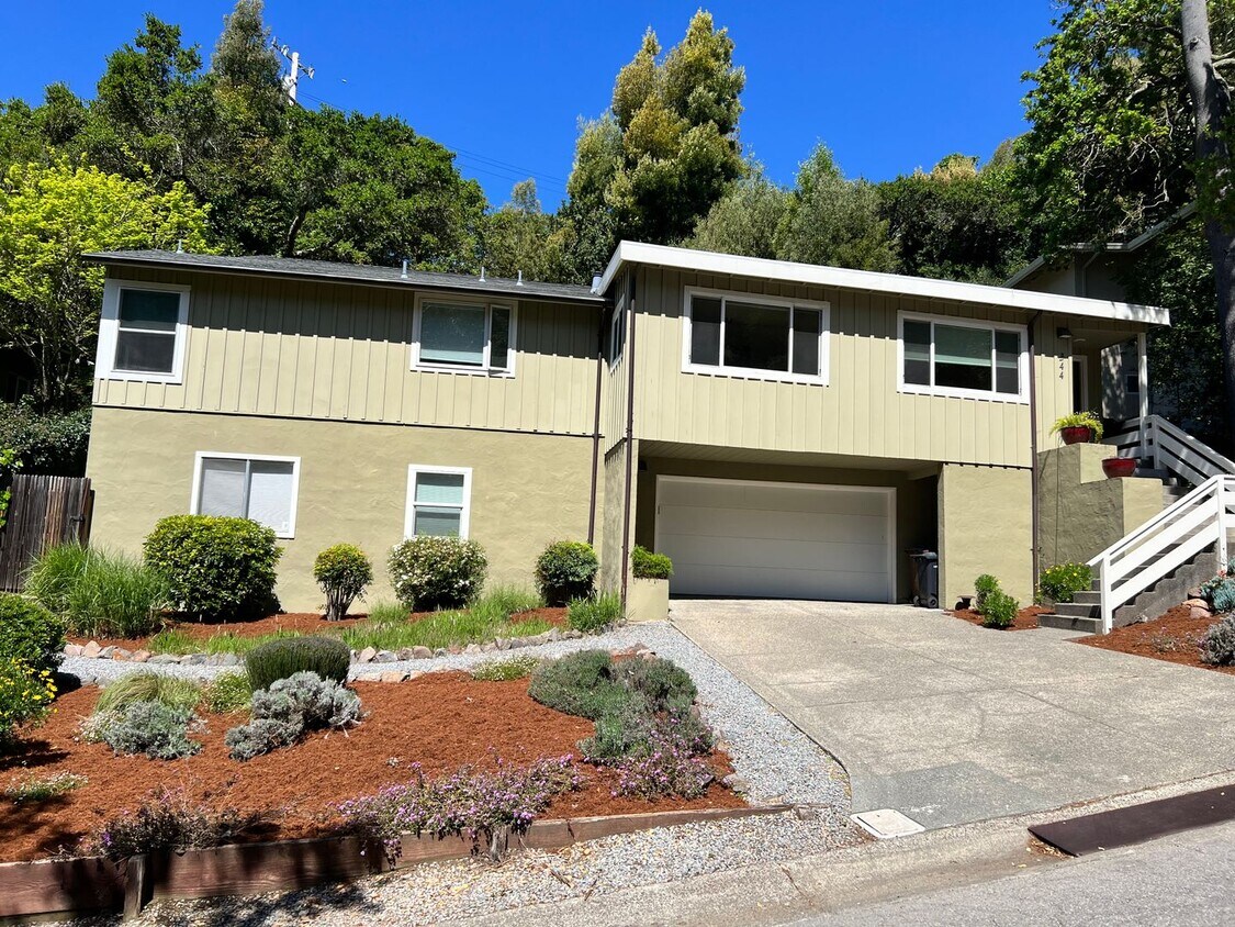BEAUTIFUL FOUR BEDROOM THREE BATH GREENBR... - BEAUTIFUL FOUR BEDROOM THREE  BATH GREENBR...