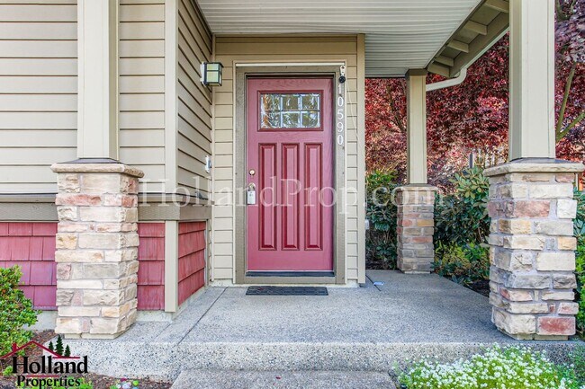 Foto del edificio - Lovely 3-Level Townhouse in great Hillsbor...