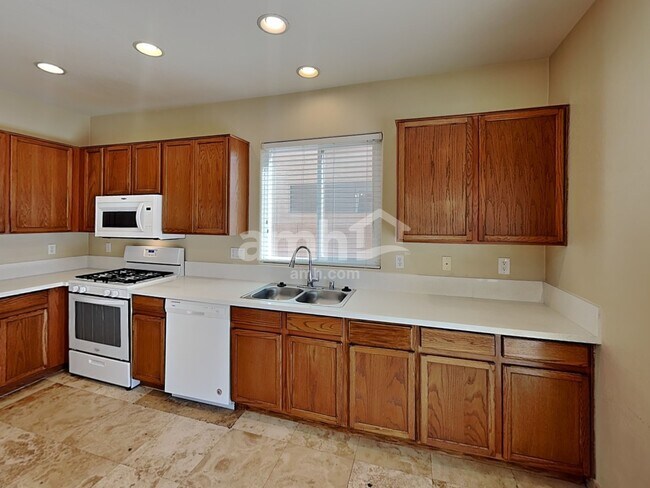 Foto del edificio - 6327 Hamilton Grove Ave