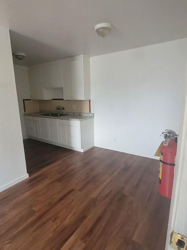 Photo - 3900 43rd Ave Apartment