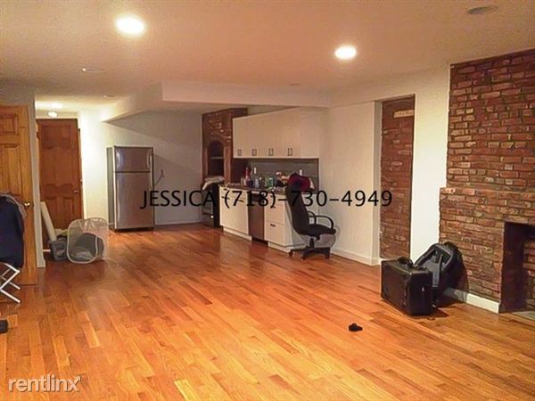 Building Photo - 260 Monroe St