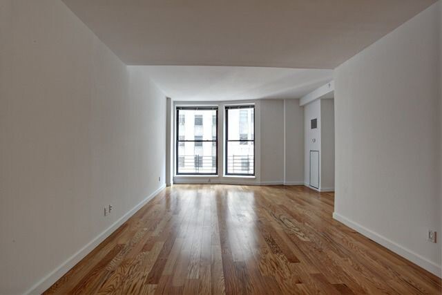Primary Photo - 33 Wall St