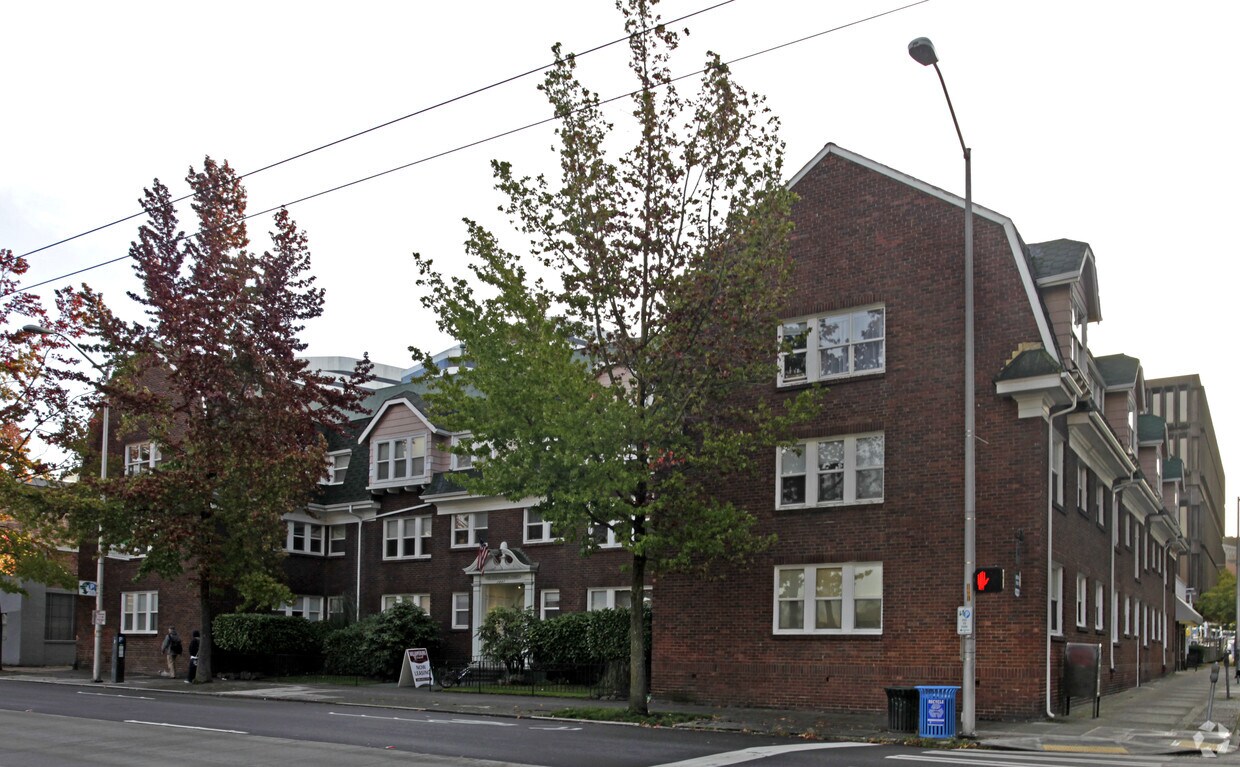 Foto del edificio - Williamsburg Court Apartments