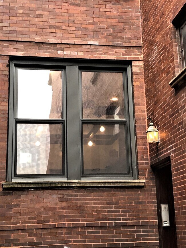 Foto del edificio - 1344 N Kedzie Ave