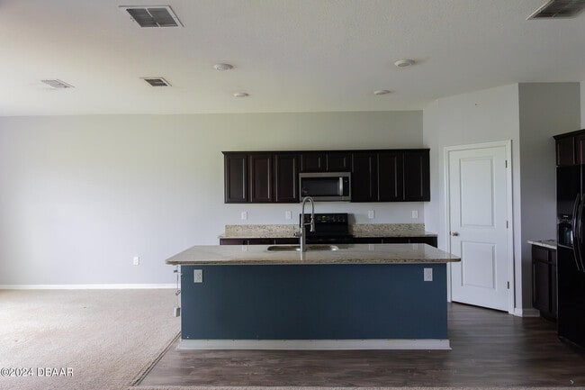 Foto del edificio - 3017 Blue Shrs Wy