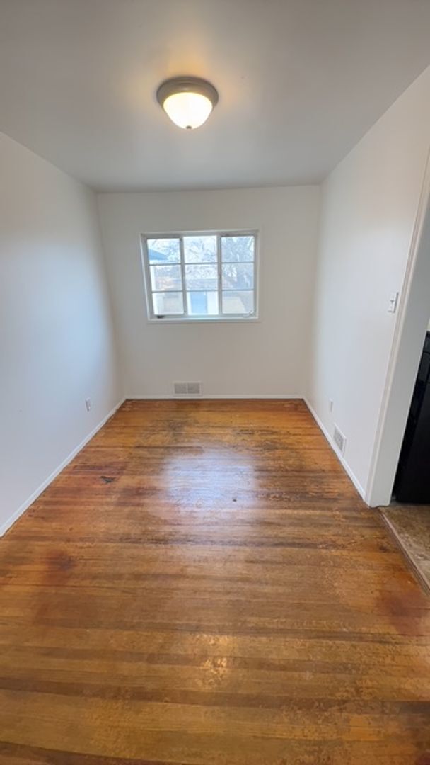 Building Photo - Centrally located in the NE Heights 4 bedroom, 1 3/4 Bath 1900 square feet.