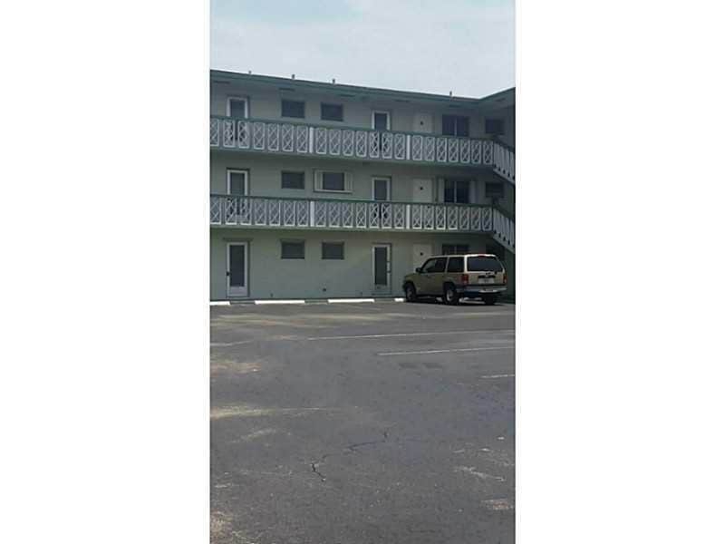 Primary Photo - 1021 Crystal Lake Dr