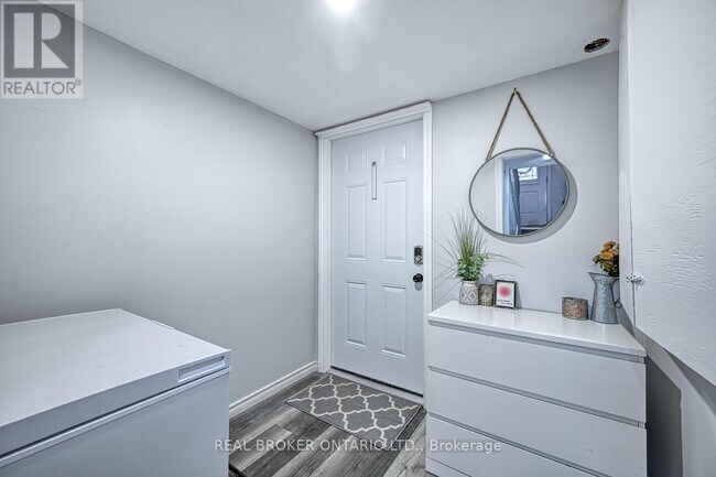 Photo du bâtiment - 840 Macodrum Dr