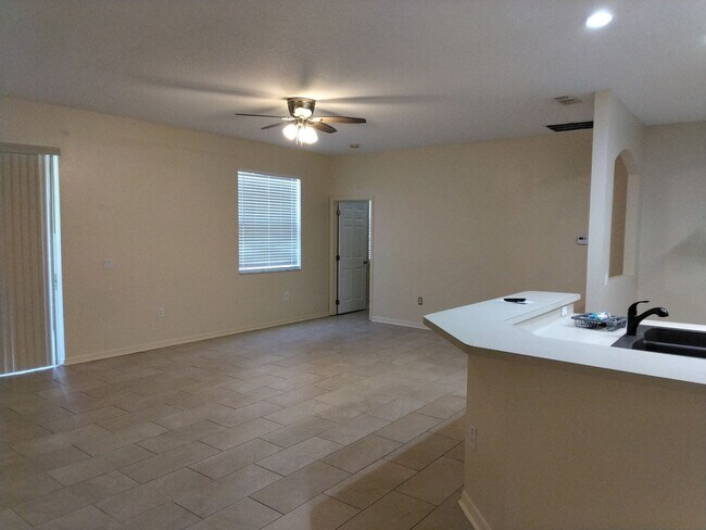 Building Photo - 554 Reddicks Cir