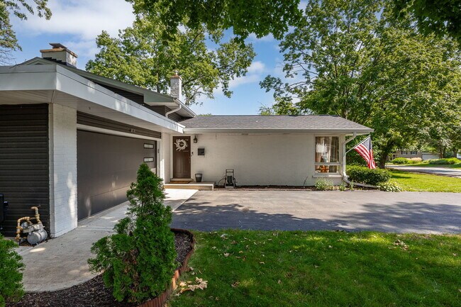 Foto del edificio - 1024 Catalpa Ln