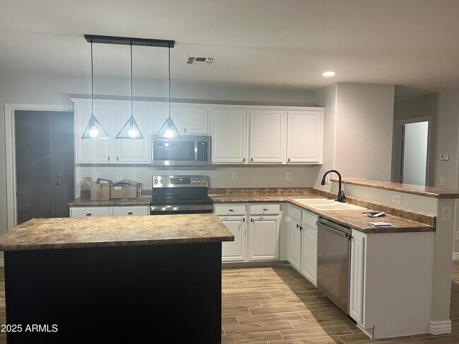 Foto del edificio - 24911 W Dove Run Dr