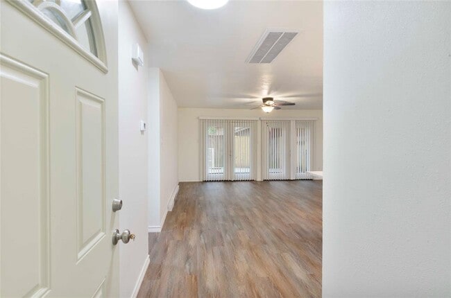 Foto del edificio - 1 Canyon Oak Pl